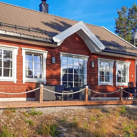 4 Bedroom Awesome In *
